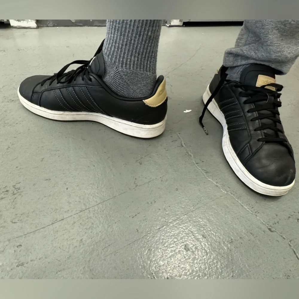 Black adidas mens Grand Court Sneaker - Picture 3 of 12